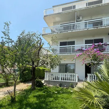Vranjes Apartment *